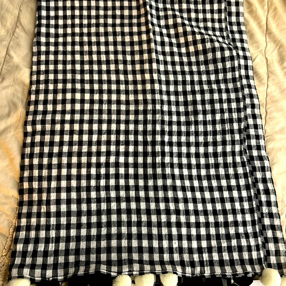 ANN TAYLOR - Black & White Gingham - checked Scarf 🧣 - Picture 4 of 4